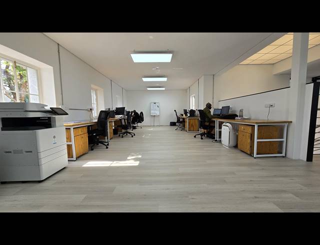 610M² OFFICE FOR SALE IN FERNDALE